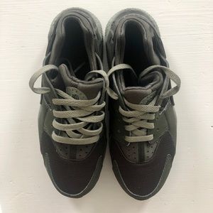 Nike Huarache shoes NEW